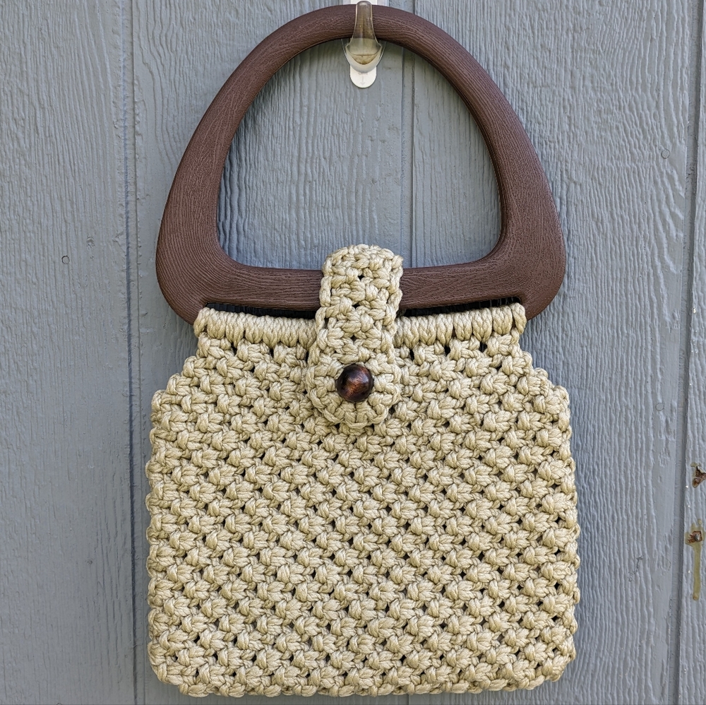 Vintage Style Large Top Handle Macrameβ Handbag with Keychain